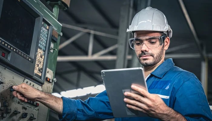 How Mobile Operator Rounds Reduce Manufacturing Downtime and Improve Plant Safety
