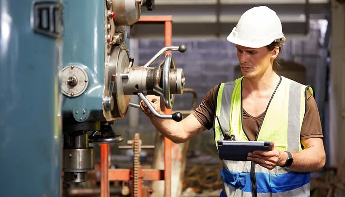 Solving Maintenance and Operational Challenges with a Connected Worker Platform