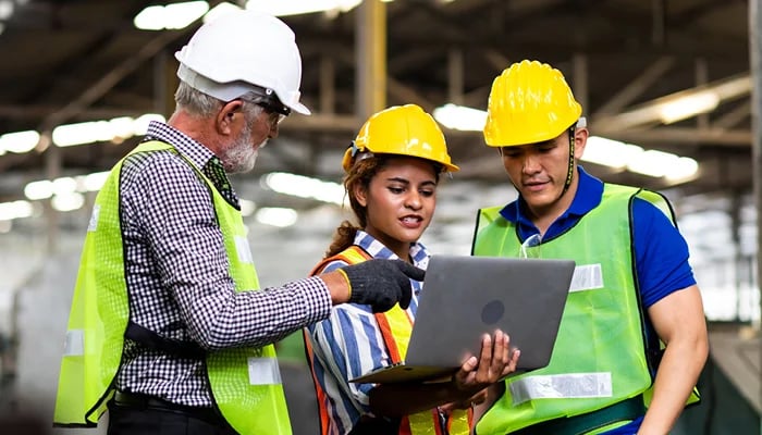 Successfully Managing Change When Adopting a Connected Worker Solution