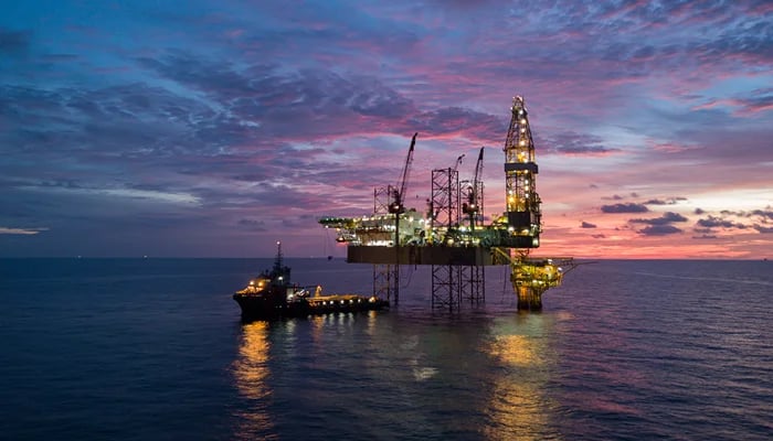 Why Offline Mobile Capabilities Are Vital for Offshore Oil and Gas Facilities
