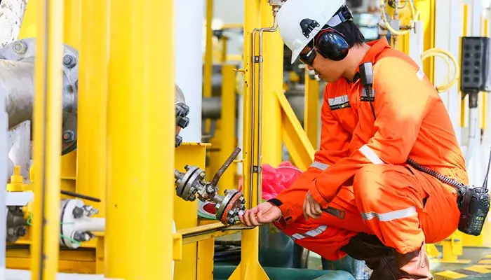 How to Make Operator Rounds More Efficient with a Connected Worker Platform