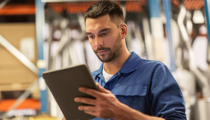 Warehouse Operations for Higher Productivity with a Configurable Operational Dashboard