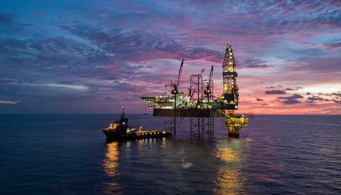 Why Offline Mobile Capabilities Are Vital for Offshore Oil and Gas Facilities